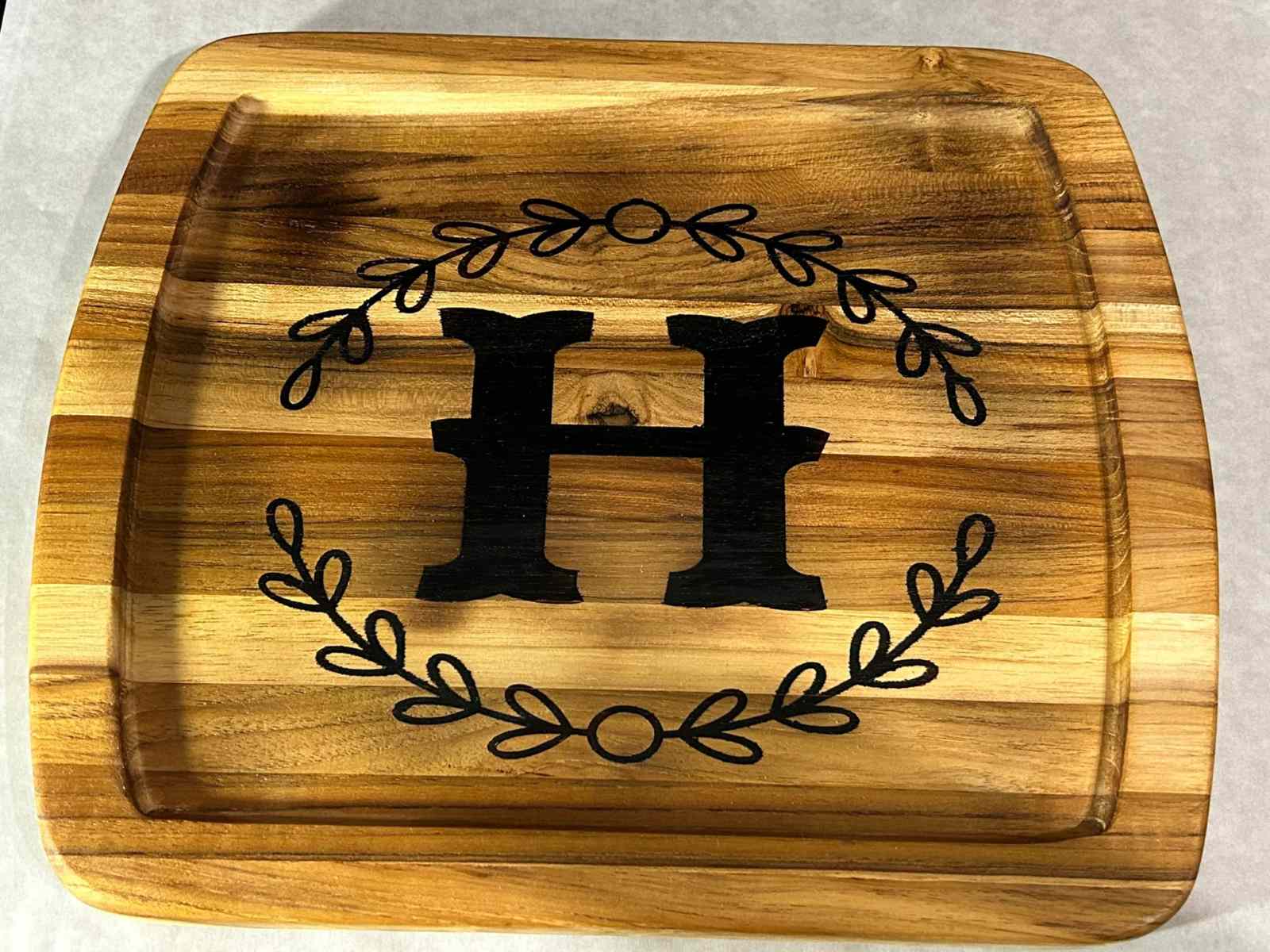 Wood Cutting/Charcuterie Boards-Custom Designing Available